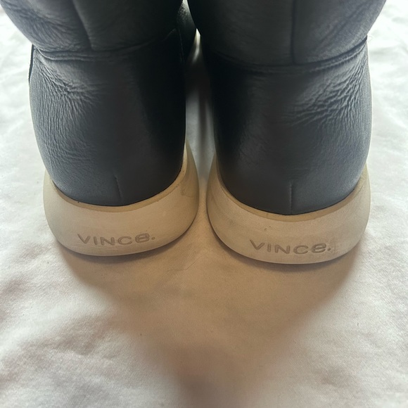 VINCE black leather shearling lined booties size 7 - Picture 3 of 8